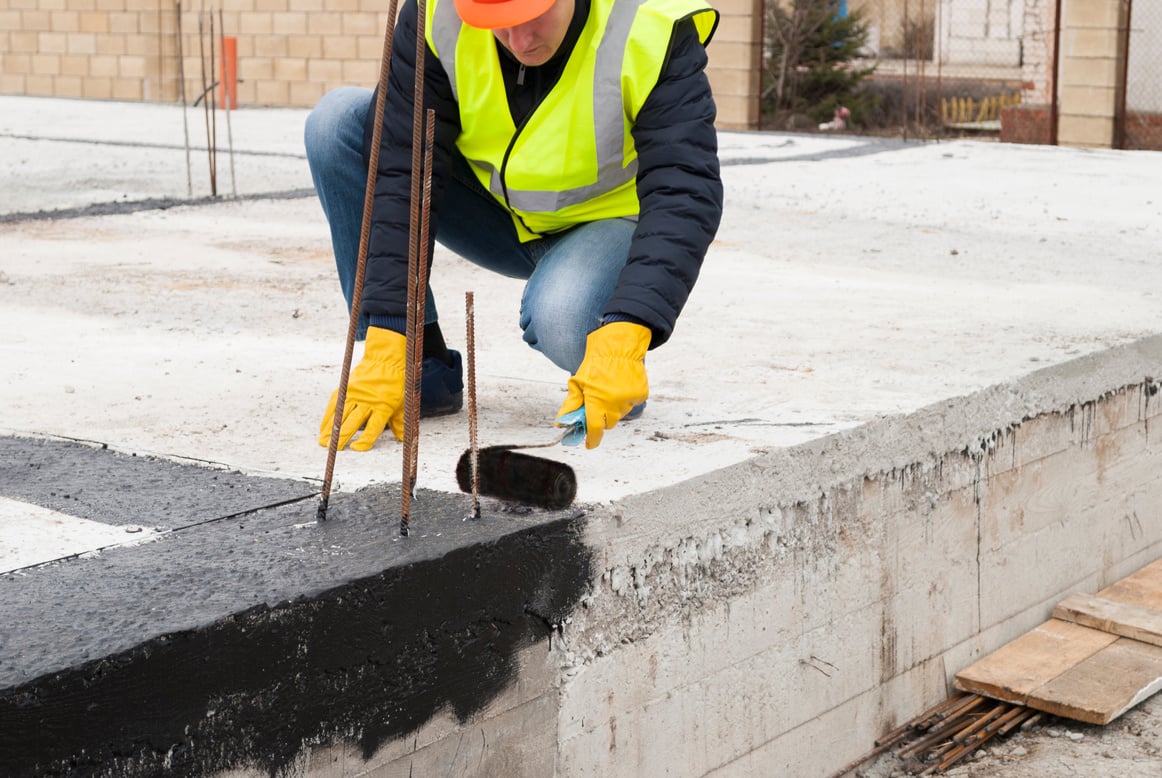 bitumen waterproofing of the foundation